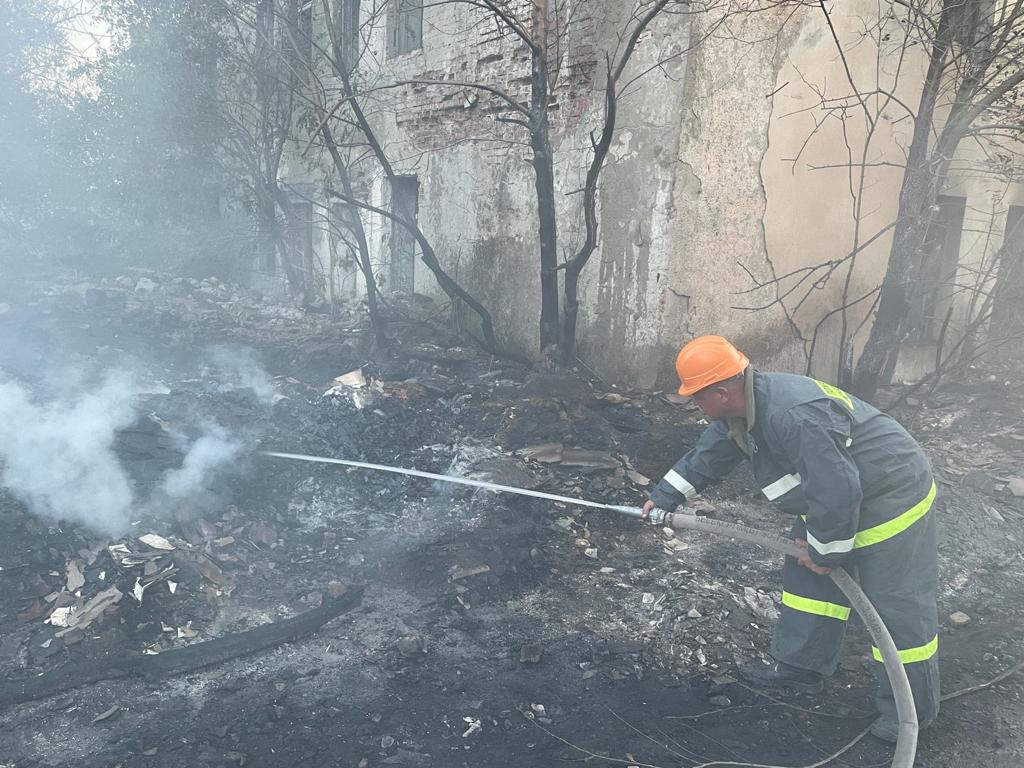 Шахтинские добровольные пожарные помогли локализовать пожар